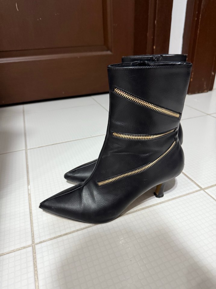 Siyah Deri Stiletto Topuklu Fermuarlı Bot - Görsel 3