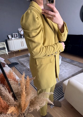 Sarı Düğmeli Kadın Ofis Takımı - Görsel 2