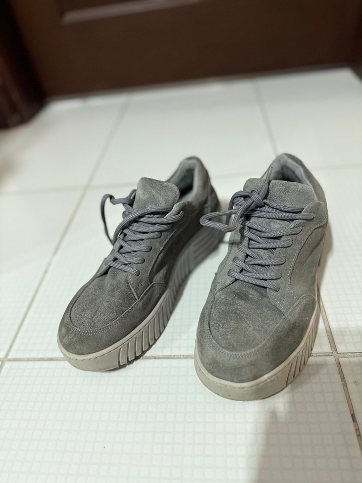 Gri Süet Kadın Spor Ayakkabı - Görsel 2