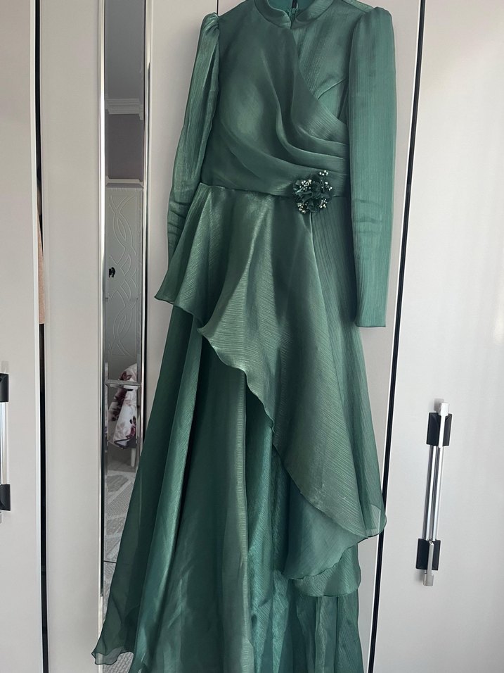 Drapeli Uzun Yeşil Kadın Abiye Elbise - Görsel 3