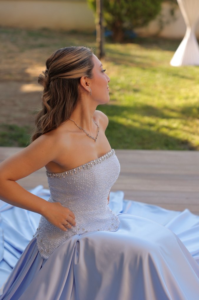 Drapeli Straplez Uzun Beyaz Nişan Elbisesi - Görsel 4