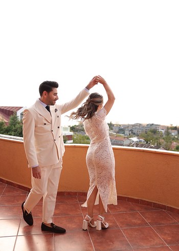 Dantel Detaylı Beyaz Midi Nişan Elbisesi - Görsel 4