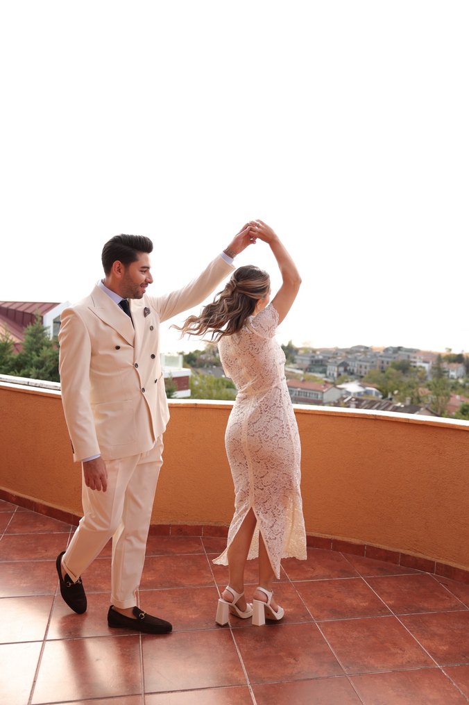 Dantel Detaylı Beyaz Midi Nişan Elbisesi - Görsel 4