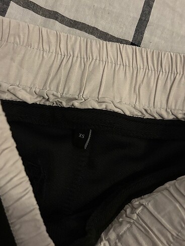 xs Beden TRENDYOLMİLLA PANTOLON