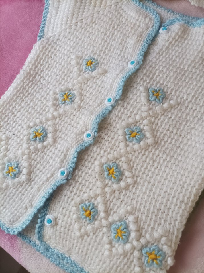 Nakışlı Beyaz  Çocuk Örgü Yelekler - Görsel 2