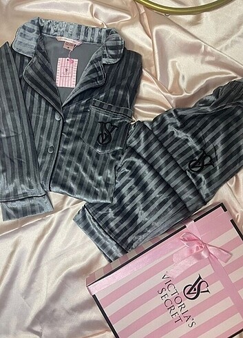 Victroias secret kadife pijama takımı 