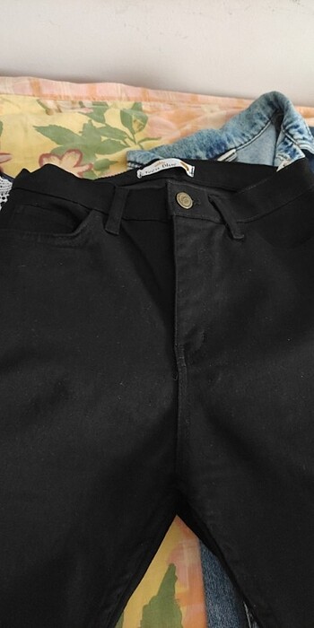 30 Beden siyah Renk Dar paça pantolon 