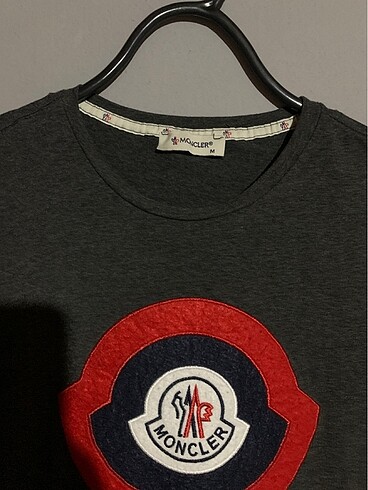 Moncler Logolu tişört