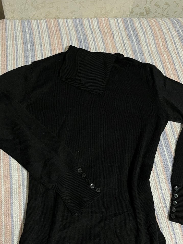 Düğmeli Siyah Boğazlı Kadın Kazak - Görsel 2