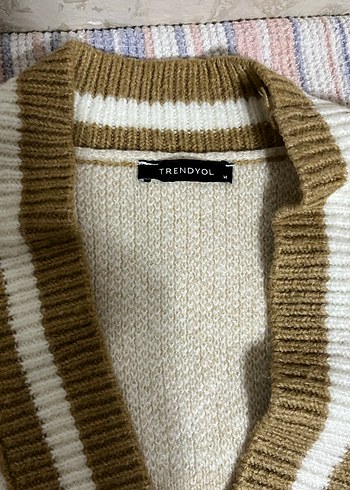 Bej Çizgili V Yaka Kadın Hırka - Görsel 4