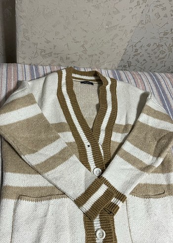 Bej Çizgili V Yaka Kadın Hırka - Görsel 2