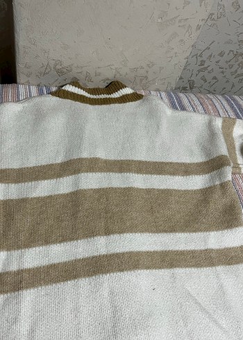 Bej Çizgili V Yaka Kadın Hırka - Görsel 5