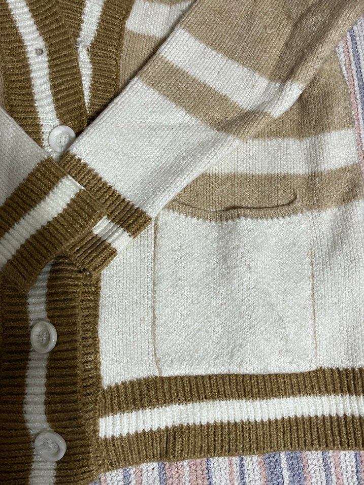 Bej Çizgili V Yaka Kadın Hırka - Görsel 3