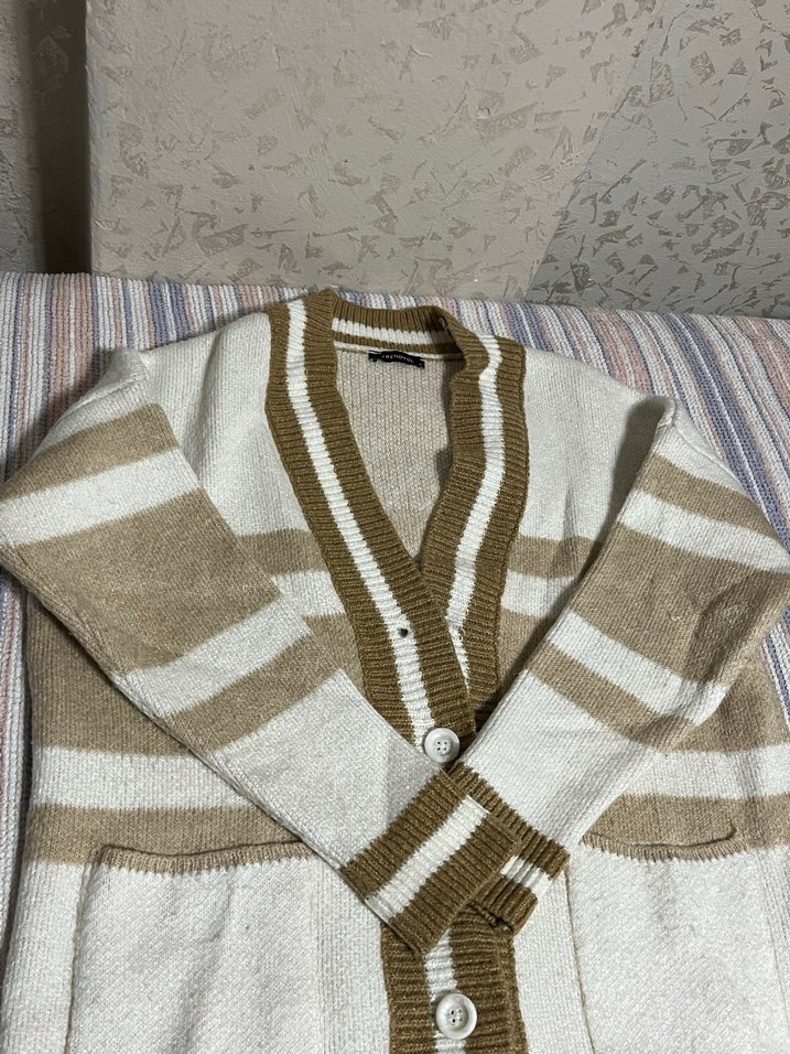 Bej Çizgili V Yaka Kadın Hırka - Görsel 2