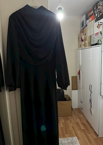 Drapeli Siyah Uzun Kollu Uzun Elbise