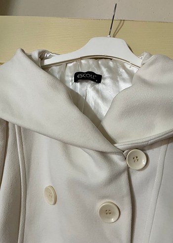 Düğmeli Beyaz  Kaban - Görsel 2