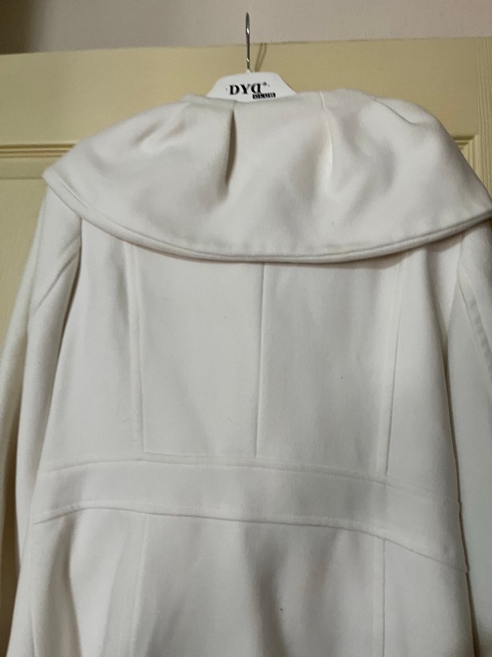 Düğmeli Beyaz  Kaban - Görsel 3