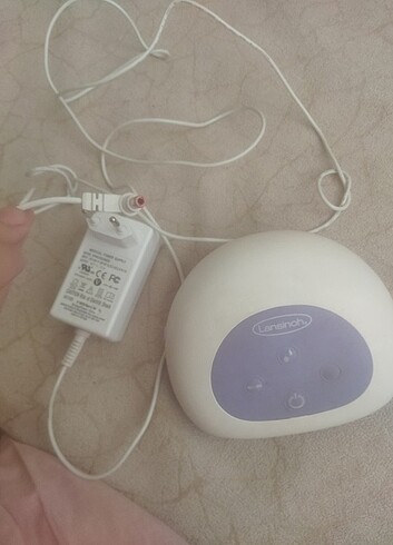 Lansinoh Lansinoh süt sağma makinesi ve adaptörü çalışıyor