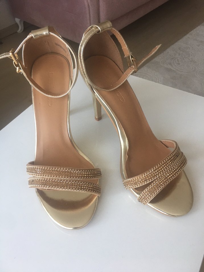 Bej Deri Stiletto Topuklu Kadın Ayakkabı - Görsel 2