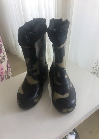 Erkek Çocuk Kamuflaj Desenli Lastik yağmur Çizmesi içi tüylü