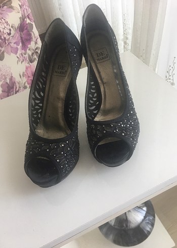 Siyah İşlemeli Payetli Topuklu Kadın Ayakkabı - Görsel 2