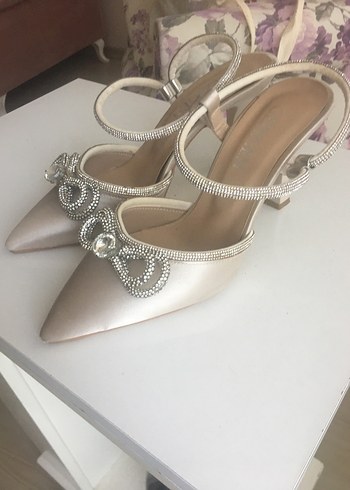 Bej İşlemeli Yüksek Topuklu Kadın Abiye Ayakkabı - Görsel 3