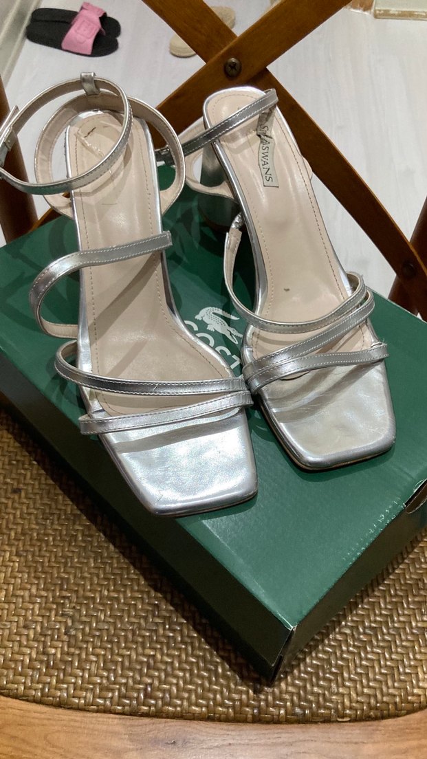Gri Metal Tokalı Blok Topuklu Kadın Abiye Ayakkabı - Görsel 2