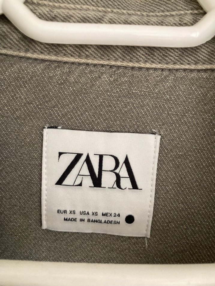 Zara Kadın Düğmeli Kot Gömlek - Görsel 4