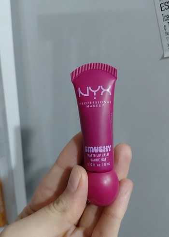 NYX Smushy Matte Lip Balm - Görsel 3