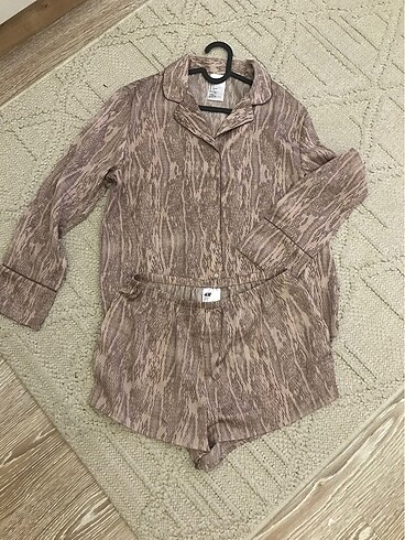 H&M ŞORTLU SATEN PİJAMA TAKIMI