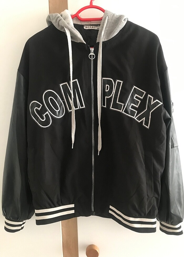 KAPİŞNLU DERİ KOL DETAYLI OVERSİZE CEKET - Görsel 2