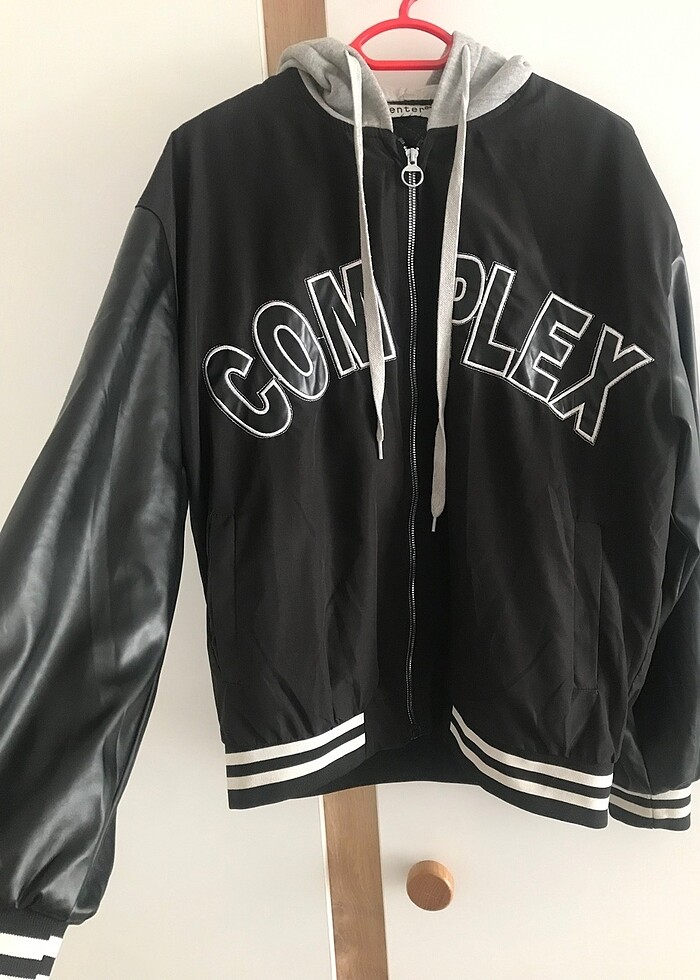 KAPİŞNLU DERİ KOL DETAYLI OVERSİZE CEKET - Görsel 3