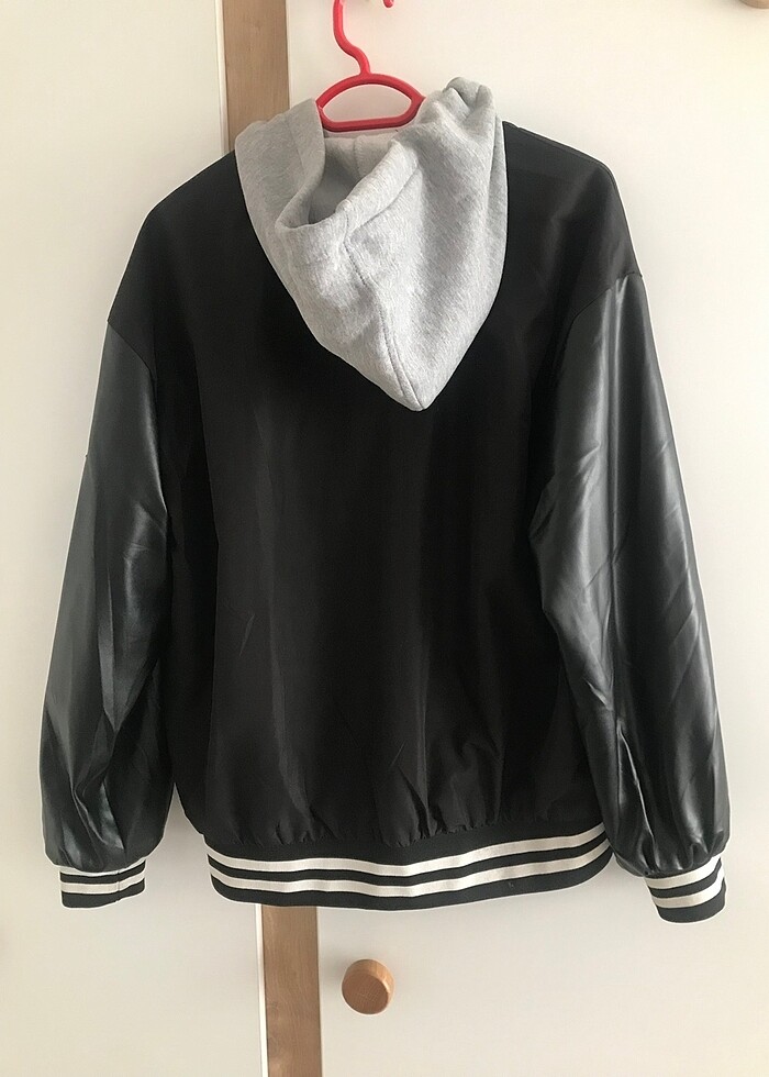 KAPİŞNLU DERİ KOL DETAYLI OVERSİZE CEKET - Görsel 4