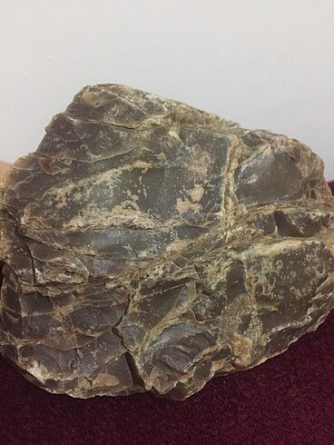 Yaklaşık 1 kg ağırlığında çakmak taşı