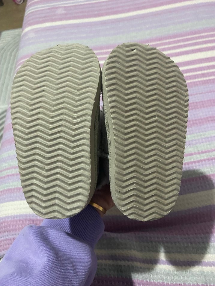 Gri bebek panduf - Görsel 2