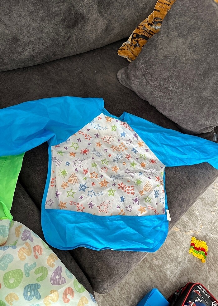 Çok amaçlı önlük  e bebek ürünüdür - Görsel 2