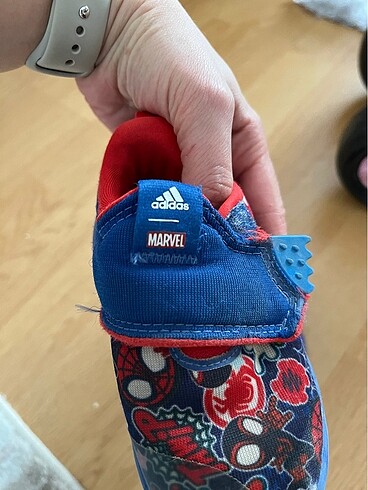 23 Beden Adidas 23 numara ayakkabı