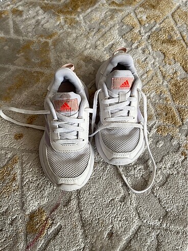 Adidas 28 numara spor ayakkabı