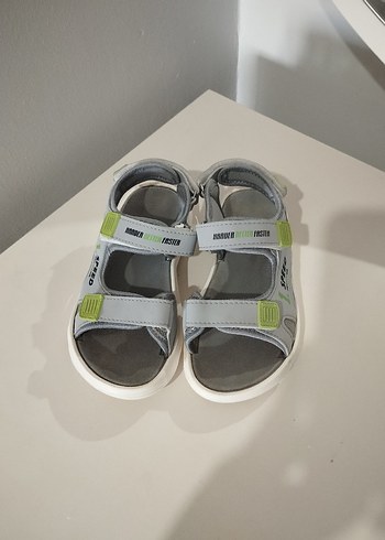 Gri Erkek Çocuk Cırtcırtlı Spor Sandalet