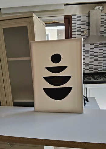 Beyaz Çerçeveli Minimalist Siyah Soyut Tablo