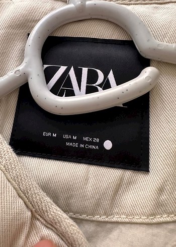 Zara Düğmeli Krem Rengi Kapitone Ceket - Görsel 4