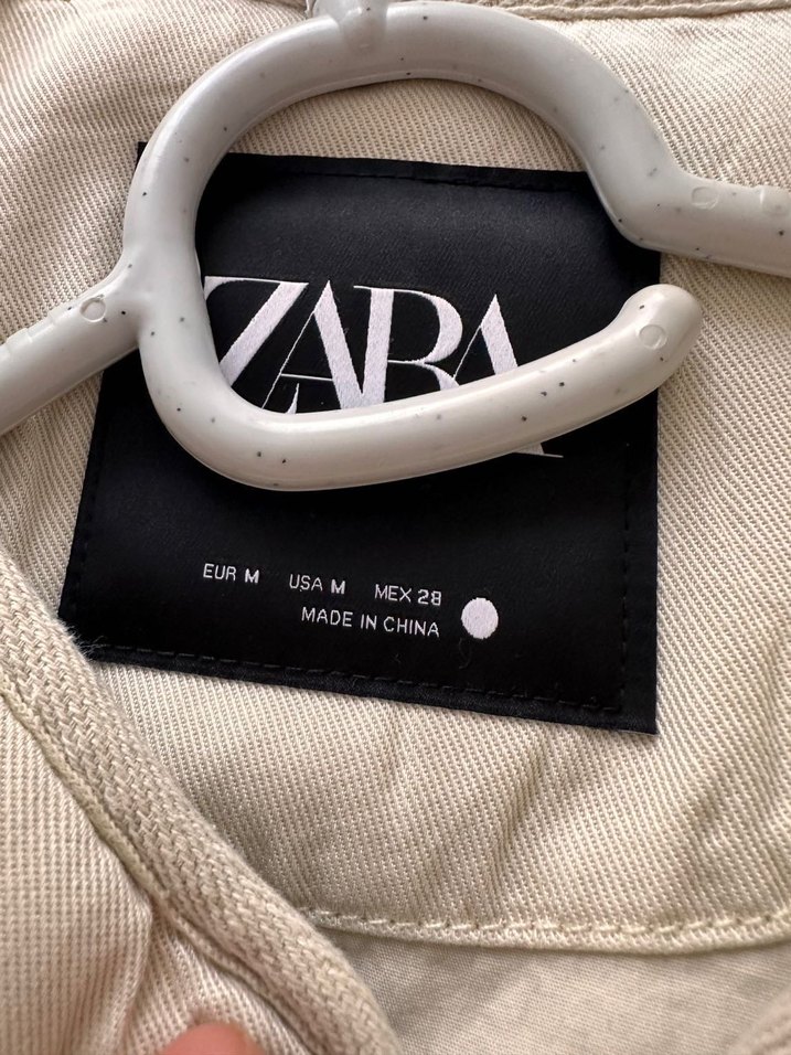 Zara Düğmeli Krem Rengi Kapitone Ceket - Görsel 4