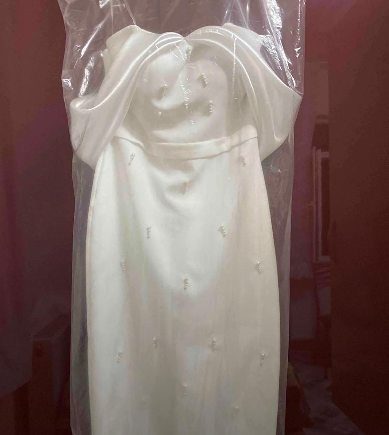 Beyaz Nakışlı Straplez Uzun Abiye Elbise - Görsel 2