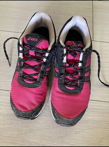 Asics spor ayakkabı