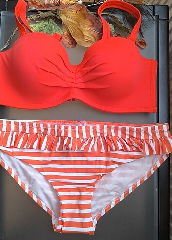 Üst 80C alt 40 beden bikini takımı 