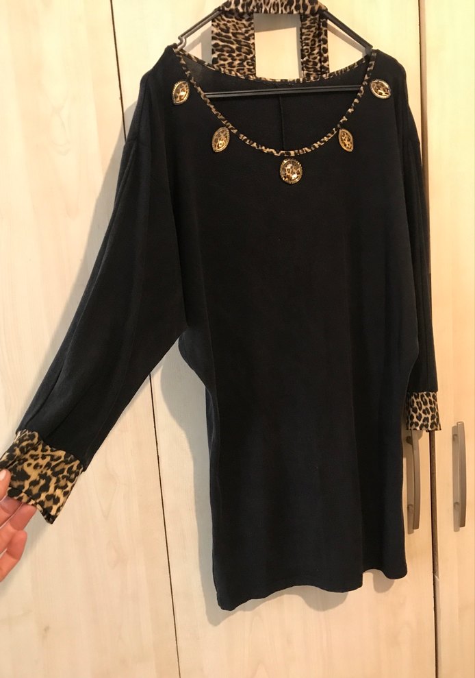 Zincir Detaylı Siyah Uzun Triko Tunik - Görsel 3