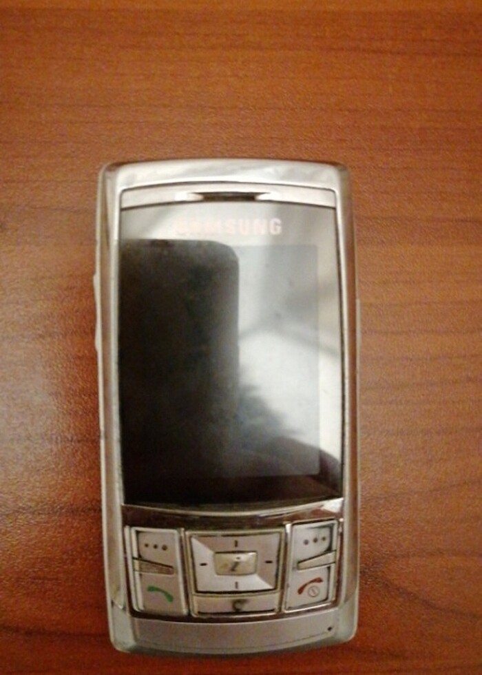 Samsung D840 model telefon  - Görsel 2