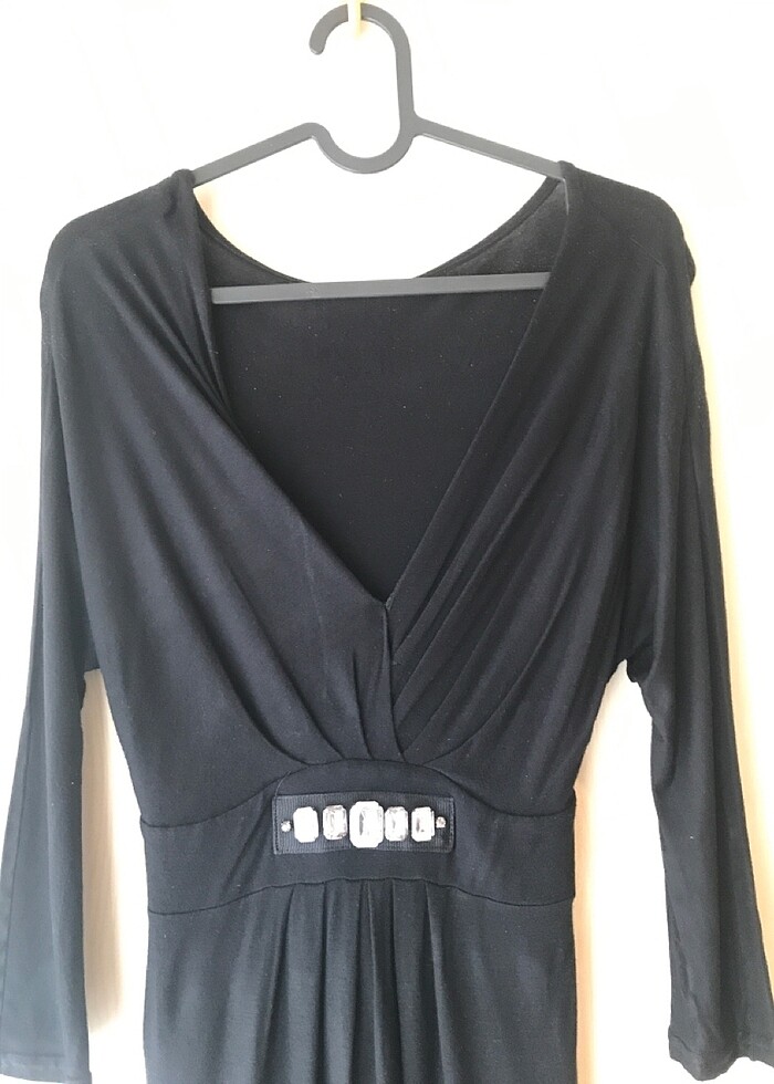 Siyah taş detay penye kumaş elbise diz altı boy - Görsel 2