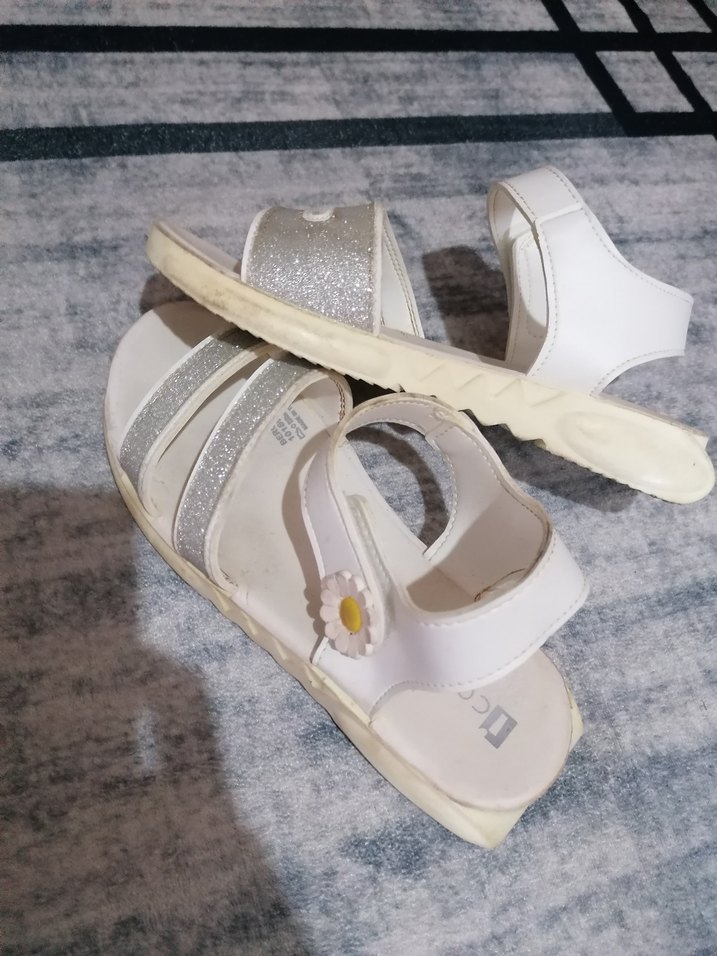 Kız Çocuk Beyaz Tokalı sandalet - Görsel 4