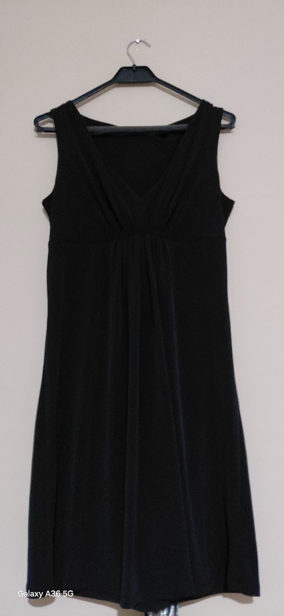 Siyah V Yaka Midi Triko Elbise - Görsel 3